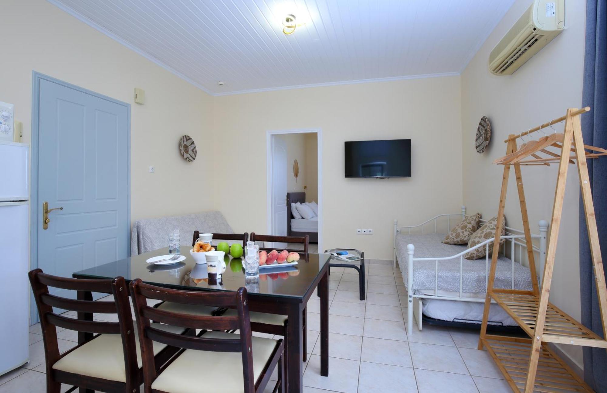 Aparthotel Avra
