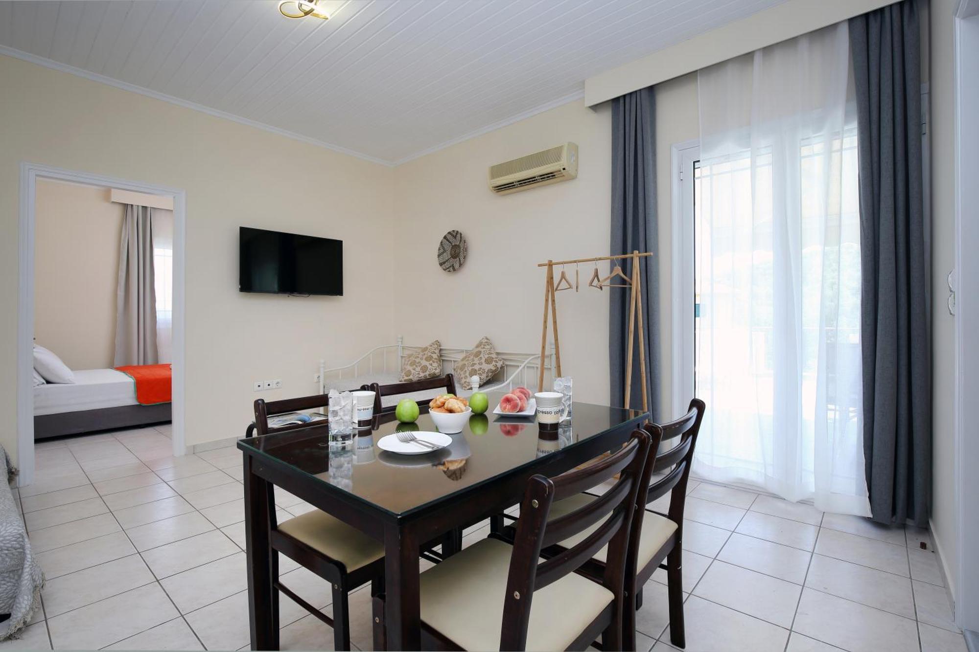 Avra Aparthotel