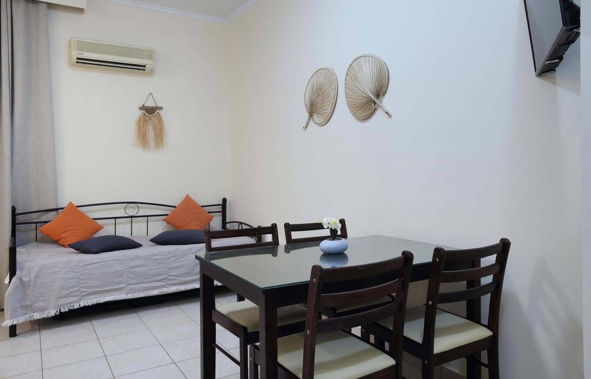 Avra Aparthotel 2*
