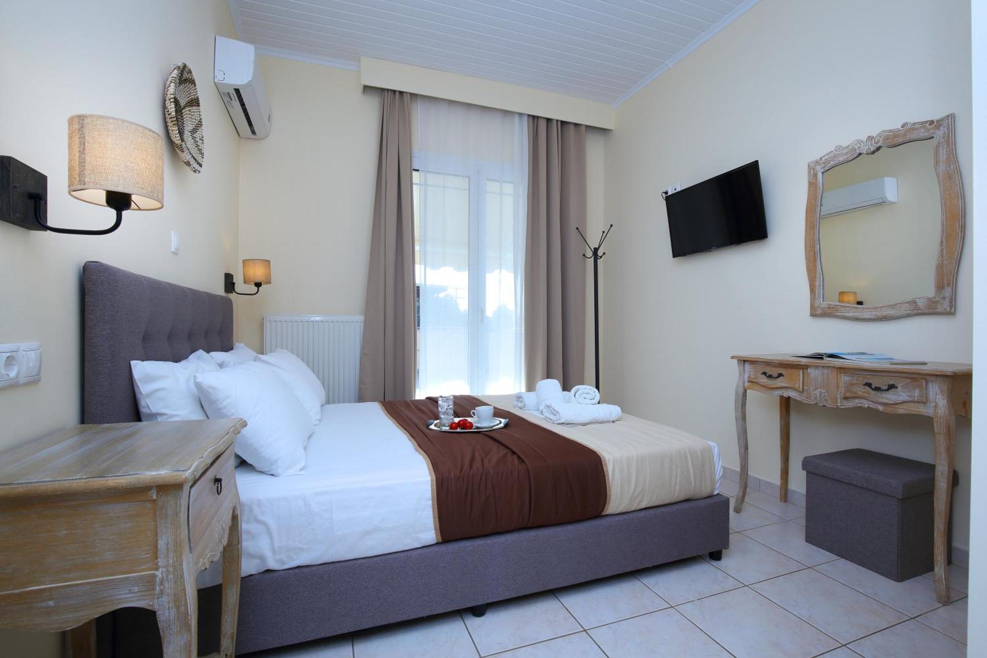 Aparthotel Avra 2*
