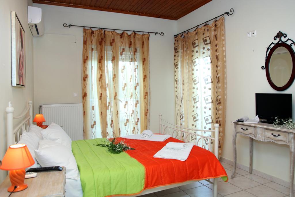 Avra Aparthotel 2*