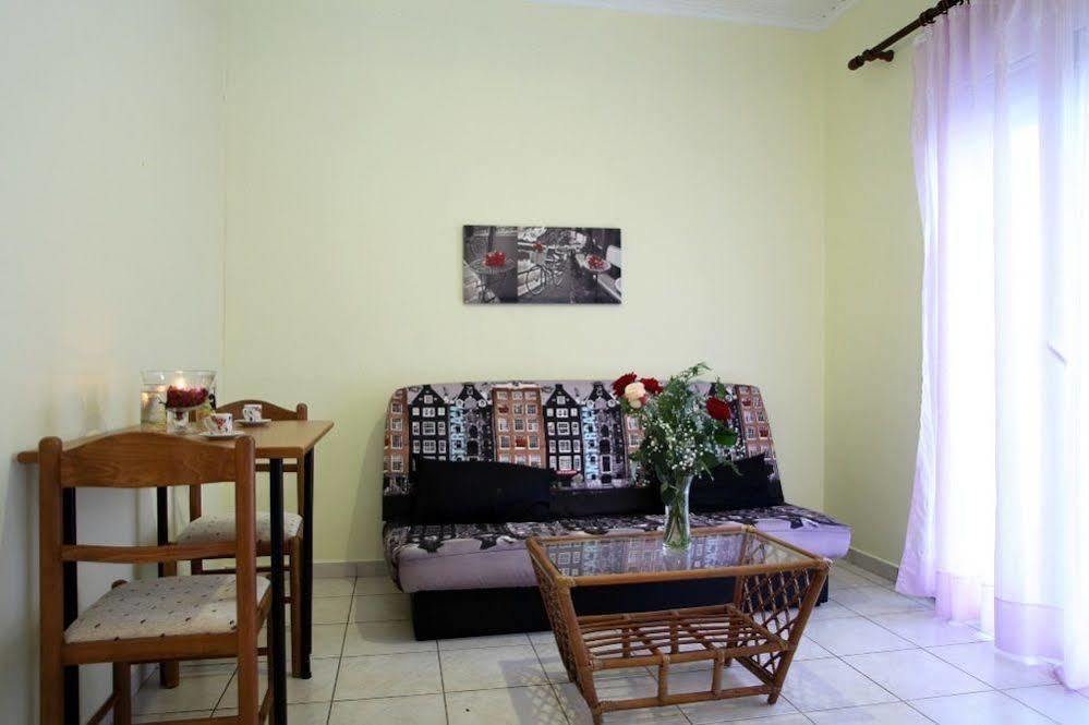 Aparthotel Avra 2*