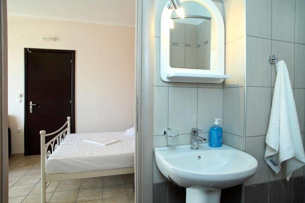 Aparthotel Avra 2*